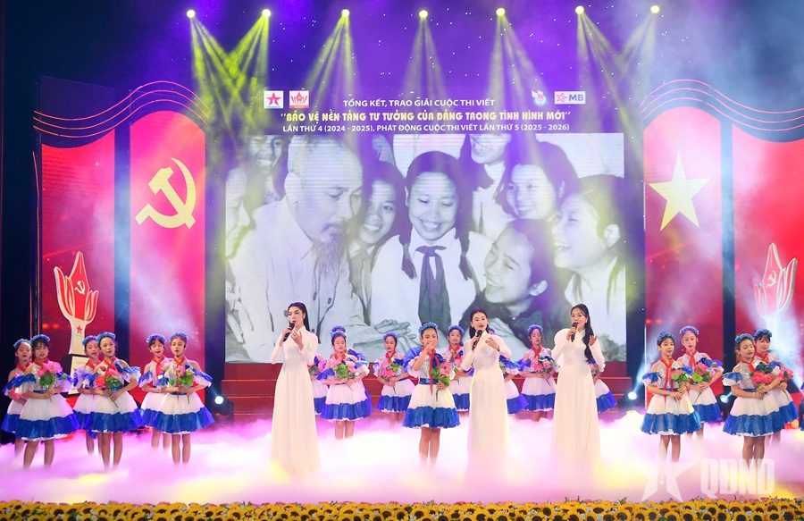 Tiếng ngày xưa và cả tiếng mai sau...
